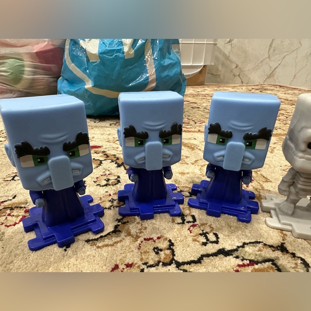 Set of 7 Minecraft Figures for McDonald’s pre owned - Picture 2 of 3
